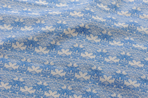 イジャクノ絨毯_木の実どろぼう ライトブルー