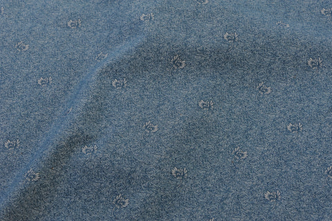 イジャクノ絨毯_よつばさがしブルー